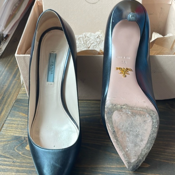 like new Prada black pumps - Picture 1 of 3